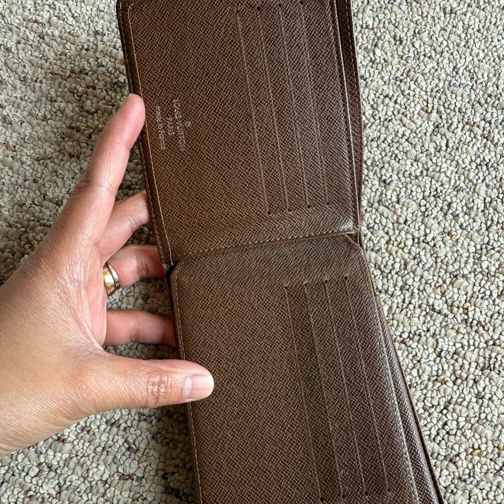 Louis Vuitton Textured Brown Wallet - Picture 6 of 9
